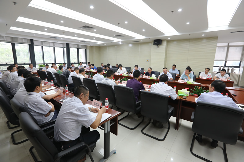 省交通运输厅副厅长徐强在我公司组织召开高速公路前期及设计工作推进会