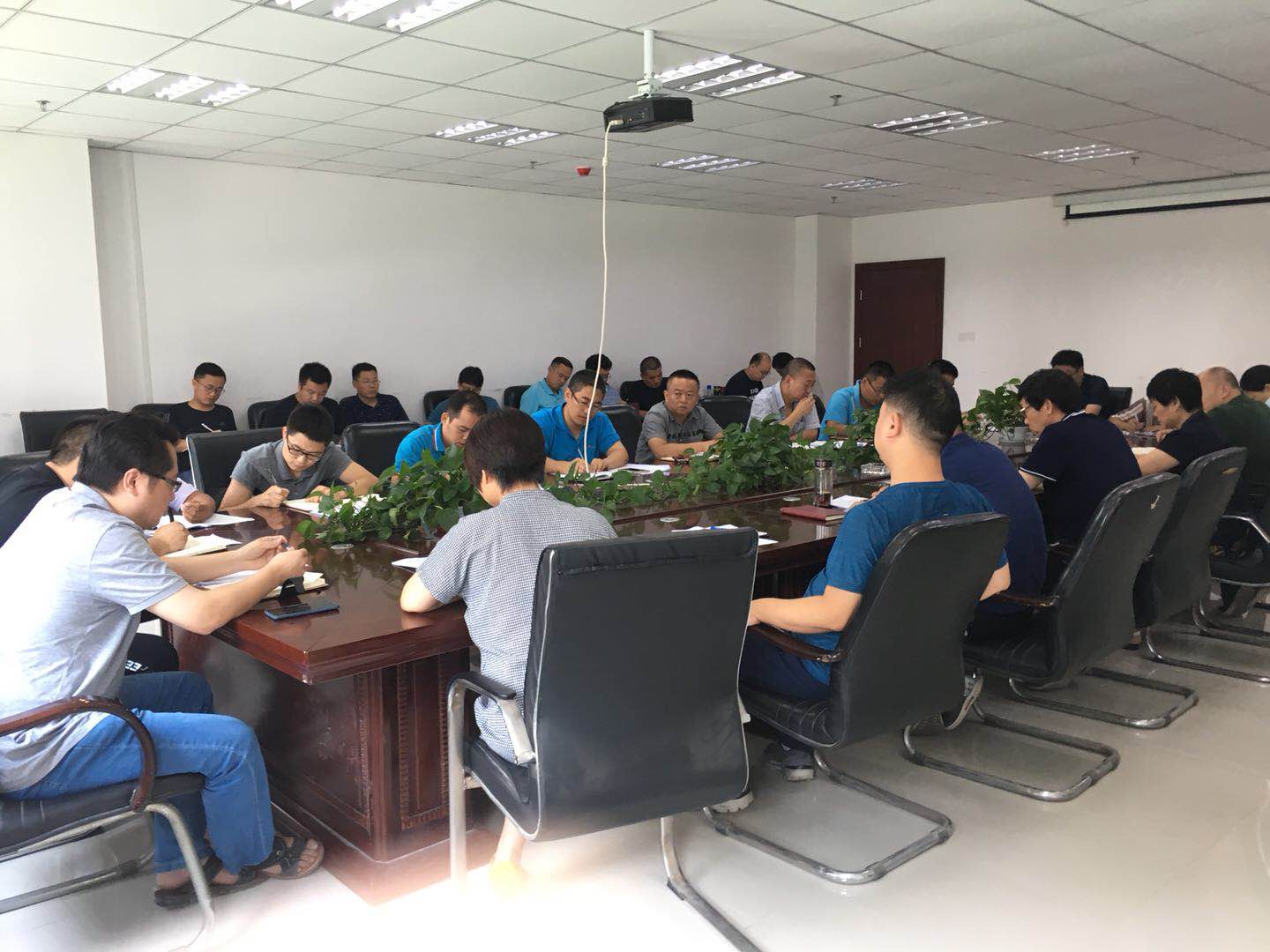 检测科技公司召开2018年上半年工作总结会