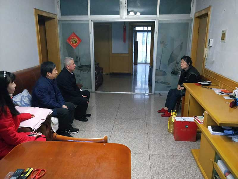 李智副书记一行慰问公司离退休困难职工及长期驻外人员家属