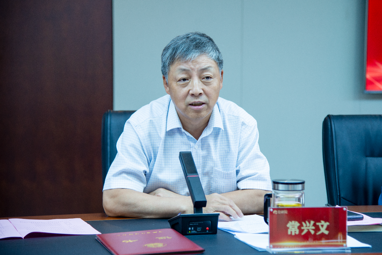 河南省环保联合会会长一行莅临公司参观交流并举行“副会长单位”授牌仪式 河南省环保联合会会长一行莅临公司参观交流并举行“副会长单位”授牌仪式