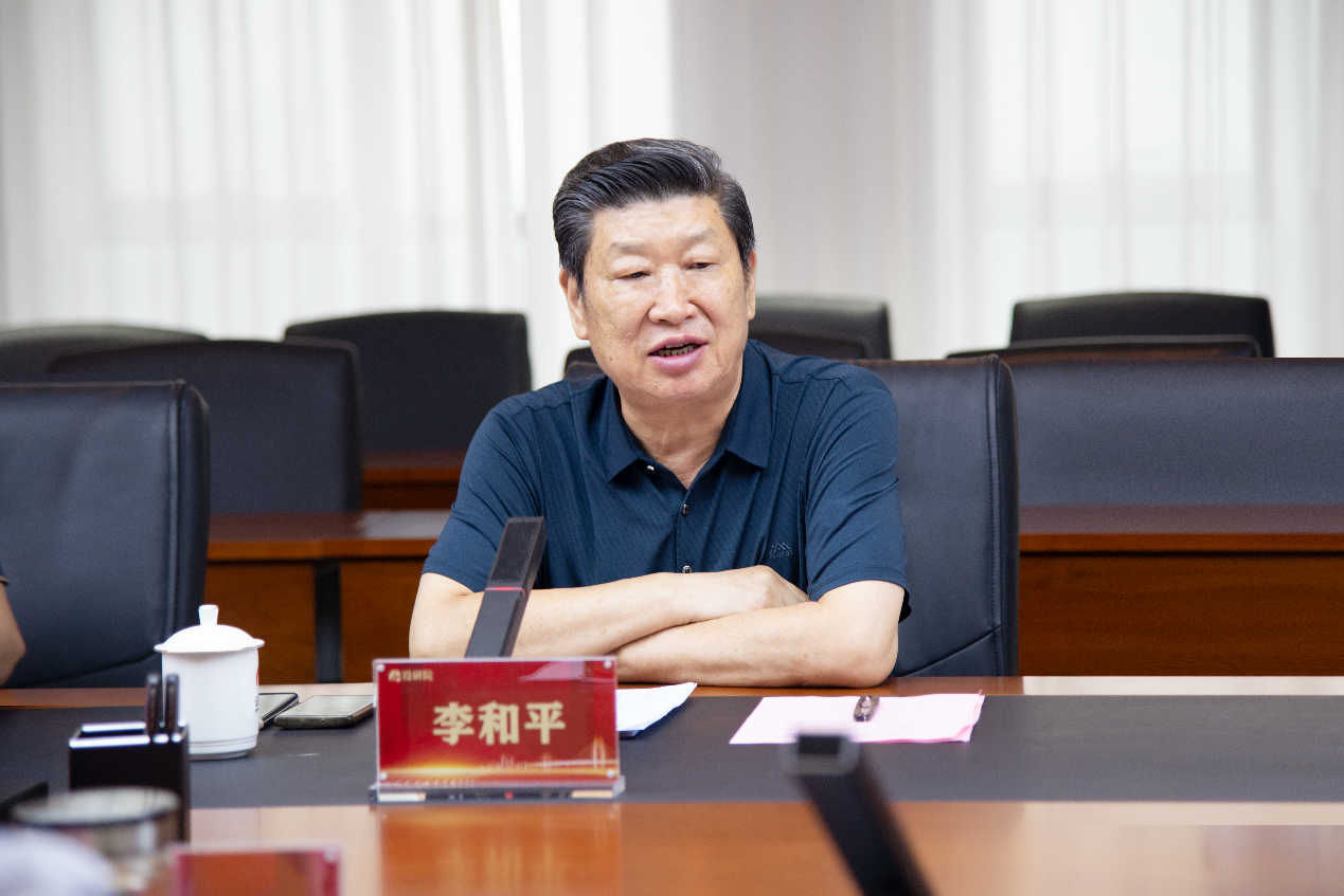 河南省环保联合会会长一行莅临公司参观交流并举行“副会长单位”授牌仪式 河南省环保联合会会长一行莅临公司参观交流并举行“副会长单位”授牌仪式