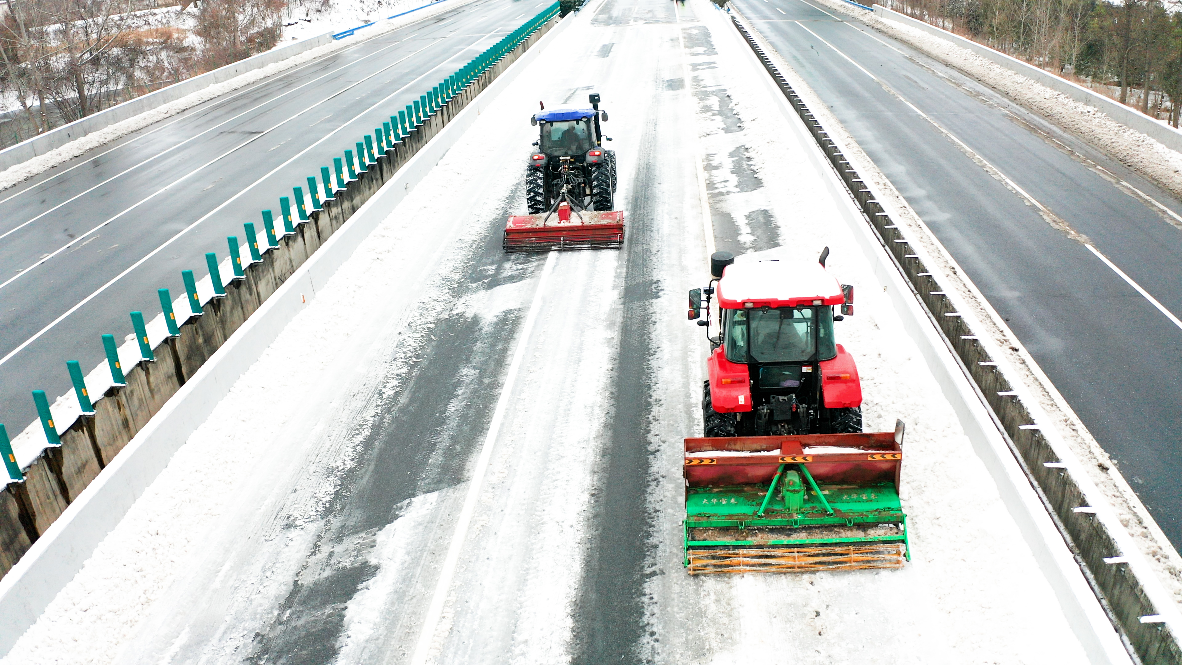 2024年全省高速公路除雪融冰应急演练成功举办/ 2024年全省高速公路除雪融冰应急演练成功举办